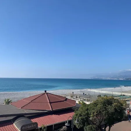 Ferienhaus Casa Vale Fronte Mare Ventimiglia