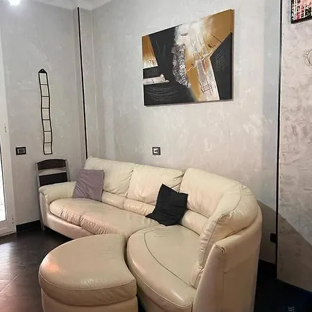 Casa Vale Fronte Mare ヴェンティミーリア